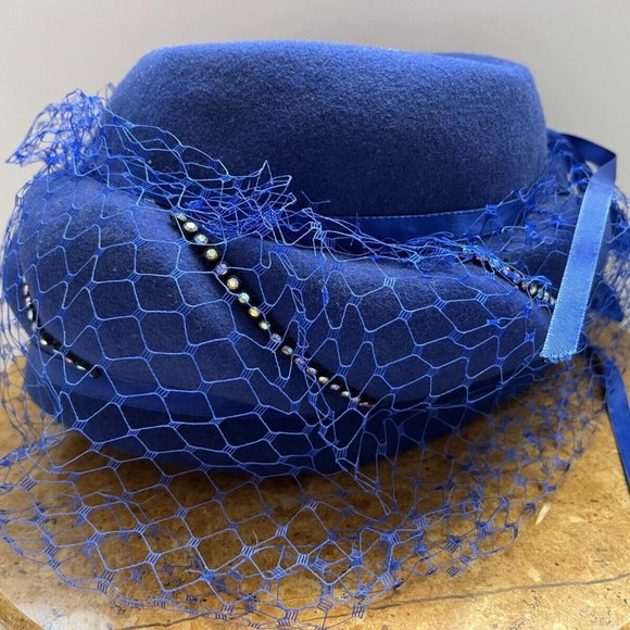 Vintage Women's Blue Mesh Veil Pillbox Fascinator Cap w/ Rhinestone Bow and Lace - Picture 7 of 15